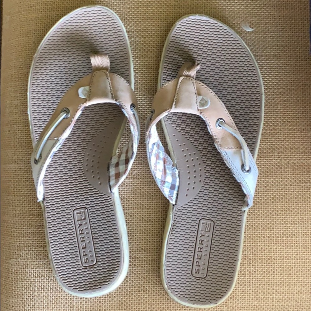sperry flip flops